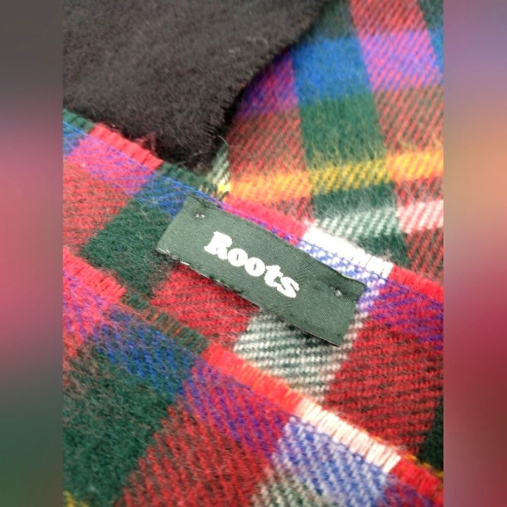 Roots Canada Long Winter Knit Fringe Scarf Unisex - Picture 11 of 12
